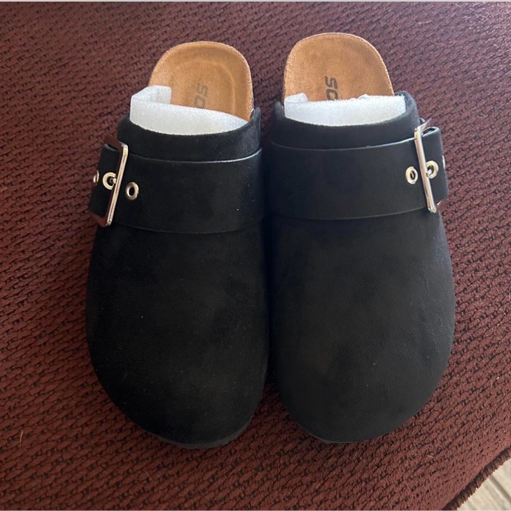 Black SODA brand clogs/slippers